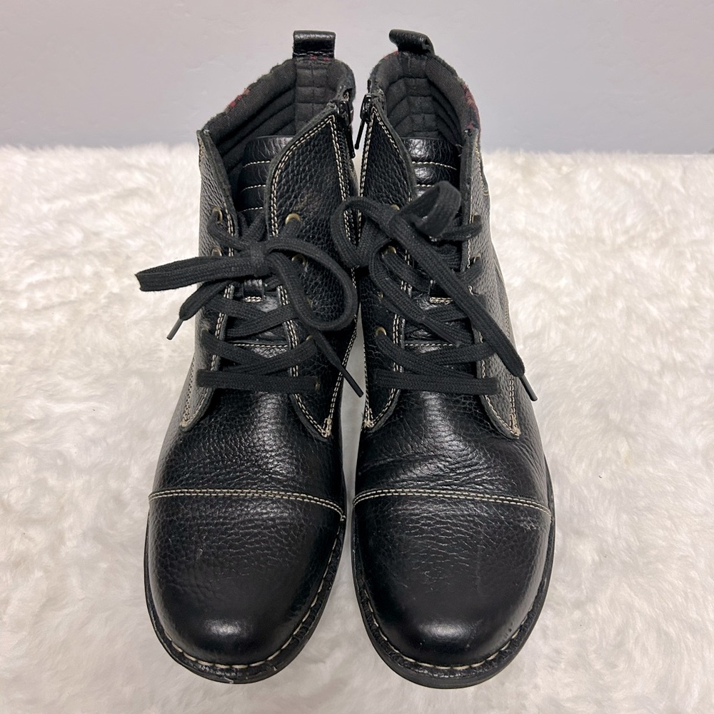 Clarks Ankle Bootie